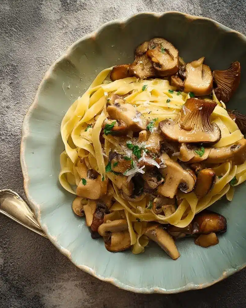 Tagliatelle with Porcini Mushrooms 2 Recipe preparation image